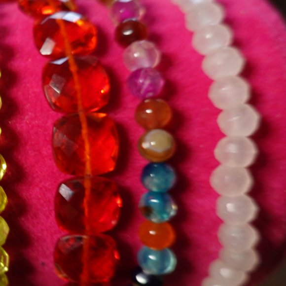 (NWT) Multi Color Fire Agate Faceted Beaded Bracelet (Fits Sm to Lg Wrist) - Picture 8 of 9